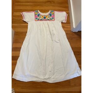 White Mexican Embroidered Dress M Floral Bohemian Peasant Sundress Pockets EUC